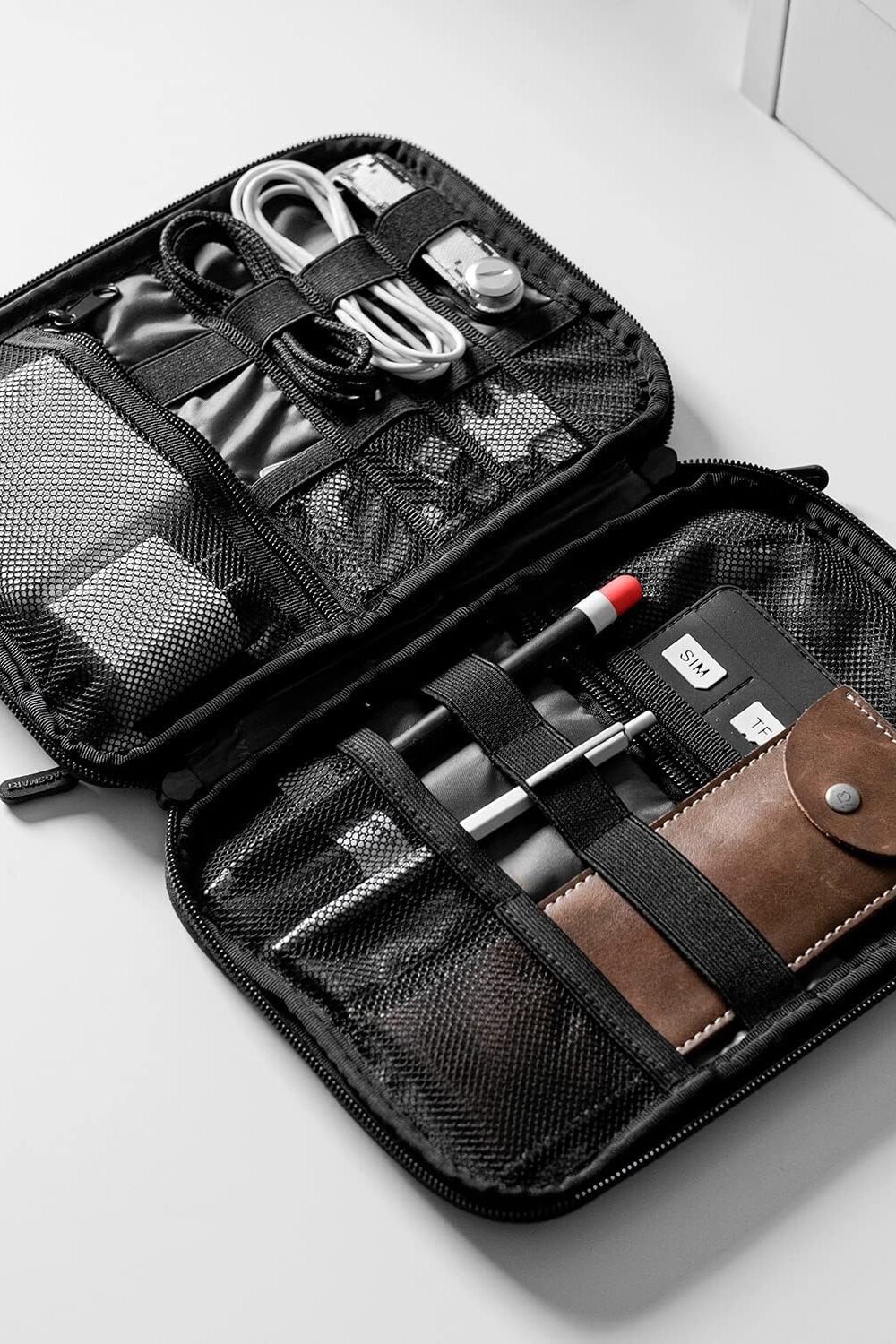 Large Electronics Avel Organizer Case - Black - Image 7