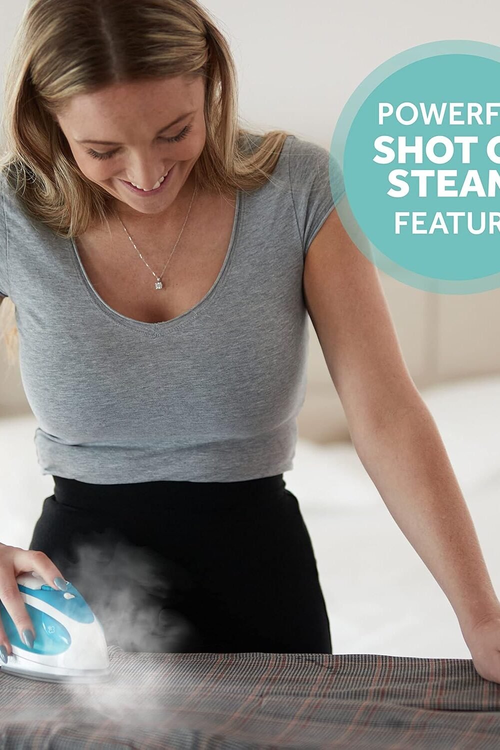 Sunbeam Avel Steam Iron - Dual Voltage, Compact Portable - Image 4