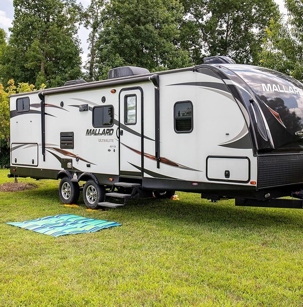 Camco Handy Mat - Portable Beach Picnic Mat - Image 3